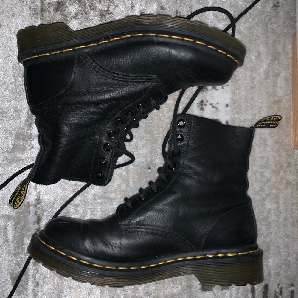 DOC MARTENS 1460 WOMEN'S PASCAL VIRGINIA LEATHER BOOTS